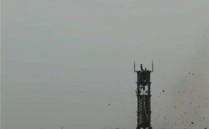 国防科大研究生手搓悬停火箭走红：钻研两年，欲为中国航天添砖加瓦