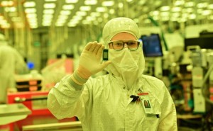 马斯克欲7天内启动晶圆厂项目，无经验高成本下建厂计划遭质疑