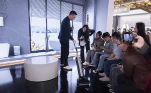 AWE 2026添可发布新品：洗地机与扫地机器人互补，共拓清洁电器新蓝海