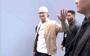 库克成都亮相苹果50周年庆典：见证中国市场活力与外资合作新篇