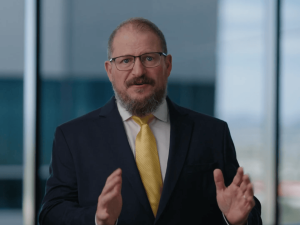 高通安蒙布局AI全场景：6G与AI融合，2030年TAM剑指9000亿美元