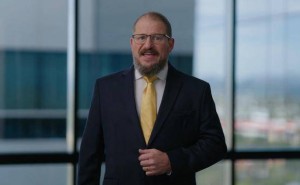 高通安蒙展望未来：以AI为翼，6G引领全场景智能新生态