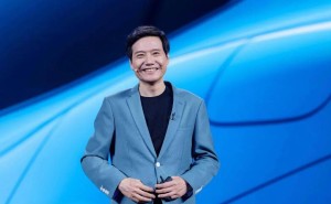 雷军“抬轿”铂智7：看中科技拼装潜力，押注混血电车新路线