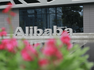 蔡崇信谈AI发展：以创新为笔，绘就造福社会新画卷