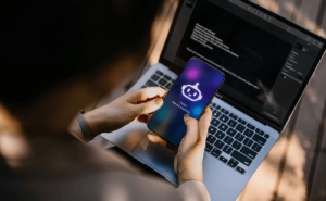 AI与机器人程序流量激增：互联网主导权悄然易主，新生态待构建