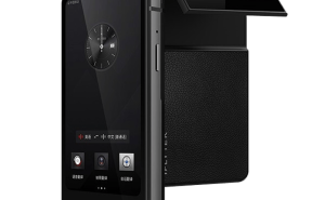 科大讯飞双屏VS爱国者4G翻译机：哪款更适合你的跨国交流需求？