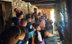 千年桃坪羌寨迎“小史官” 沉浸研学让古羌文化在青少年心中扎根生长