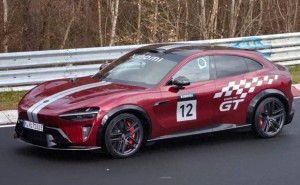 小米YU7 GT纽北亮相，以电动化优势挑战传统高性能SUV市场