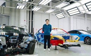 雷军深度评测小米SU7：安全续航双提升，智能体验升级，性价比超能打！