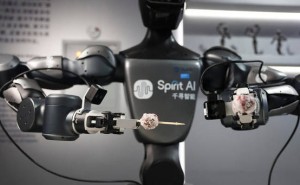 雷军马云“同框”投资！千寻智能月内获30亿融资成百亿独角兽