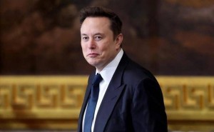 马斯克回应FSD致死争议：技术进步需包容，监管应平衡安全与创新