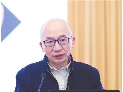 出版业新媒体生态重构：出版集团如何布局多平台实现协同发展？