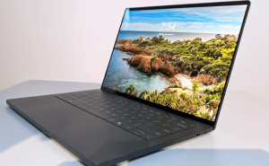 戴尔CEO：AI服务器业务扩张迅猛 今年目标直指500亿美元 市场需求强劲