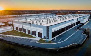 亚马逊AWS加速扩张：2027年底电力容量翻倍，自研芯片业务前景可期