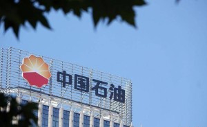 国际油价波动背后:两桶油扛起能源安全重担,油价机制藏着多少无奈?