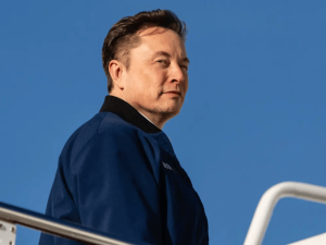 马斯克发文祝贺“阿尔忒弥斯二号”返航：欢迎宇航员们平安回家