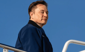 马斯克发文祝贺“阿尔忒弥斯二号”返航：欢迎宇航员们平安回家