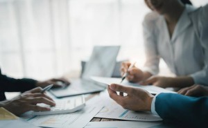 步步高系入主大千生态：跨界宠物营收大涨却陷亏损，段力平接棒难题待解