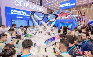 广交会AI“黑科技”闪耀登场 海内外客商争相体验未来科技魅力