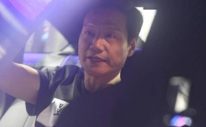 雷军亲测小米SU7续航！15小时京沪挑战，紧张筹备尽显真诚与担当