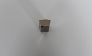 永磁電機(jī)磁鋼選型全攻略：蘇州艾博特磁業(yè)適配多行業(yè)場(chǎng)景應(yīng)用解析