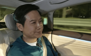 雷军15小时直播亲测小米SU7续航1313公里，回应争议：卖车难在信任，暂无10万内车型计划