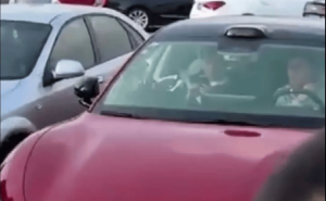 雷军直播续航挑战突遭维权谣言？小米高管紧急辟谣还原现场真相