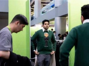 硅谷刮起CEO周邊風潮，英偉達黃仁勛毛衣爆火，國內網友盼國內大佬跟風