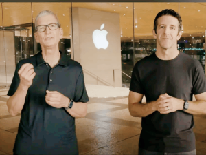 庫克告別15年蘋果CEO生涯，硬件大將特努斯接棒，iPhone18發布會迎新主講