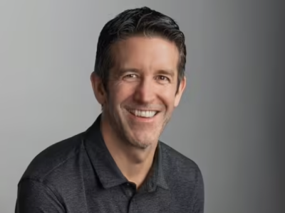 库克卸任苹果CEO深情寄语，赞特努斯为引领苹果未来的理想之选