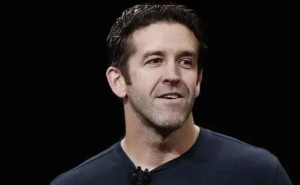 苹果候任CEO特努斯：AI助力苹果再启新程，将续写改变世界传奇