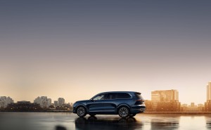 深藍S09大空間舒適出行 vs 比亞迪唐L強性能雙動力，誰是你的菜？