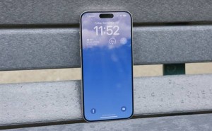 iPhone 18屏幕“复古”回四年前？库克成本控制引网友吐槽苹果“精打细算”