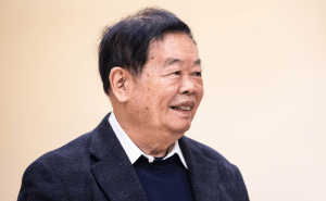 曹德旺股东会谈传承：曹晖接棒更出色，福耀坚守盈利底线谋发展