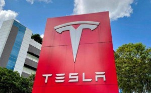 特斯拉Q1营收同比增16%超预期，FSD订阅破128万，马斯克宣布将加大投资