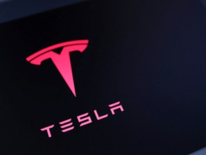 特斯拉攜手三星推進AI4芯片升級版“AI4+” 明年中期量產 充當自動駕駛過渡橋梁