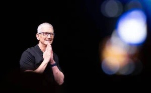 库克回顾15年CEO生涯：苹果地图失误成首个大错，Apple Watch引以为傲