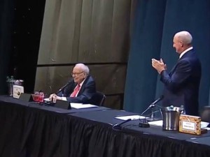 巴菲特退居幕后成觀眾！2026股東大會見證阿貝爾時代投資新篇