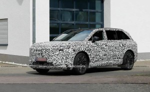 雷克薩斯首款三排電動旗艦SUV諜照流出，或2026年底發布，換車族有新選擇