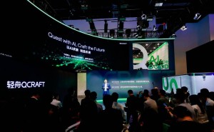 北京車展輕舟智航“亮劍”：物理AI模型登場，智駕體驗開啟新征程