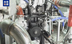 全球首台大排量混动专用纯氨内燃机点火 开启商用车零碳动力新篇章