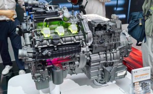 吉利90°V6發動機技術深度剖析：混動系統加持，高性能V8未來可期