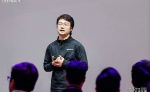 元戎首席科學家阮翀首秀：基座模型破局智駕困境，驅動組織AI變革