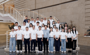 黄鹤之星领航班走进华为：共话数智未来，携手开启企业转型新篇章