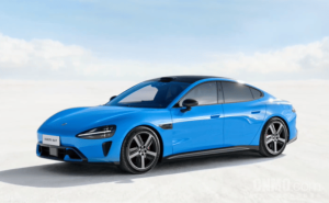 雷军晒小米SU7漂移视频引关注 网友期待新一代SU7漂移秀登场