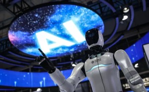 陈天昊谈智能体人格化：治理需从外形转向人格特质整体建构