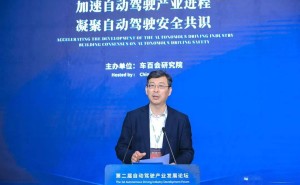 自动驾驶“冰火两重天”：L2++“上车”激战，L4商业化难题待解引争议