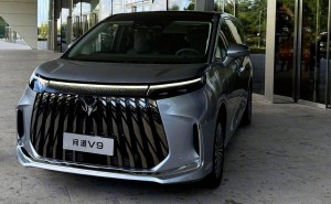 問道V9開啟預售！大尺寸配華為增程 續航超1300公里 劍指20萬級MPV市場