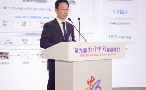 华为混合云“Data+AI”双轮驱动，以创新架构筑牢安全基石释放数据潜能