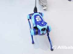 高德途途亮相數字中國峰會：開放環境全自主，具身智能服務民生新典范